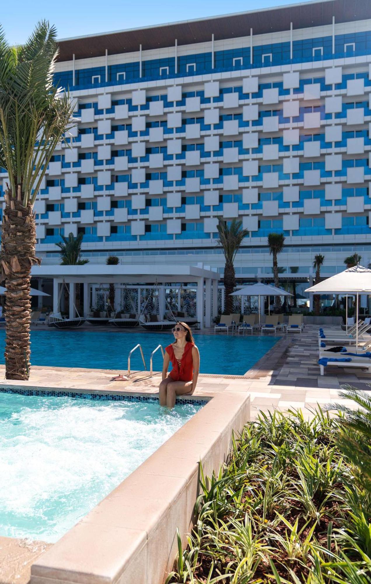 فندق ماريوت الدوحة المظهر الخارجي الصورة The swimming pool at the Hilton Sharm El Sheikh