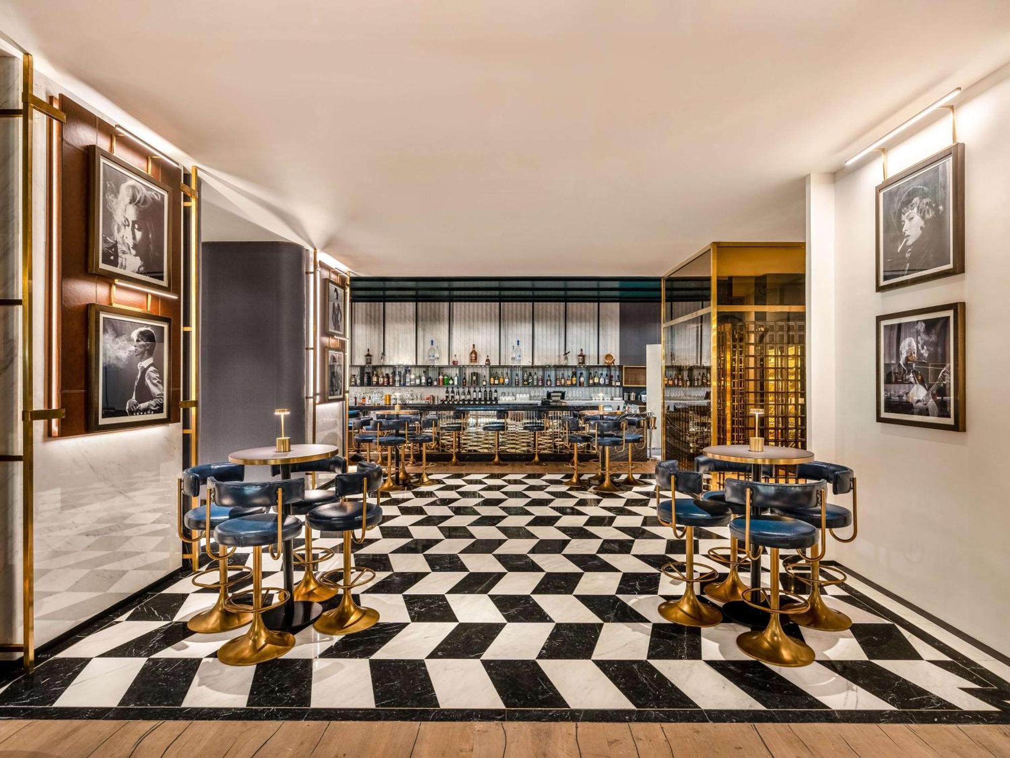 فندق ماريوت الدوحة المظهر الخارجي الصورة The Bar at The Ivy, St John's Wood