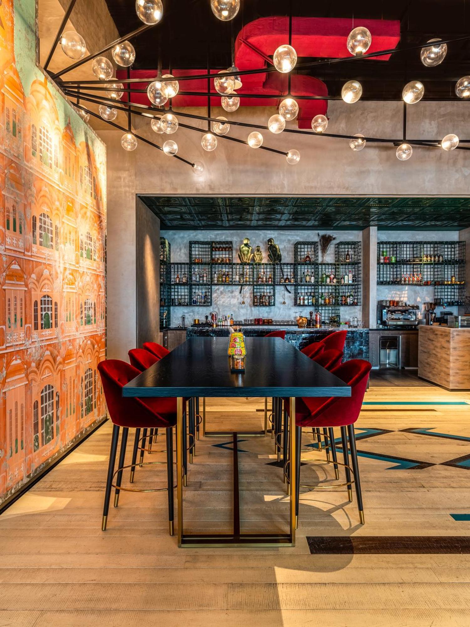 فندق ماريوت الدوحة المظهر الخارجي الصورة The bar at the 1001 lounge