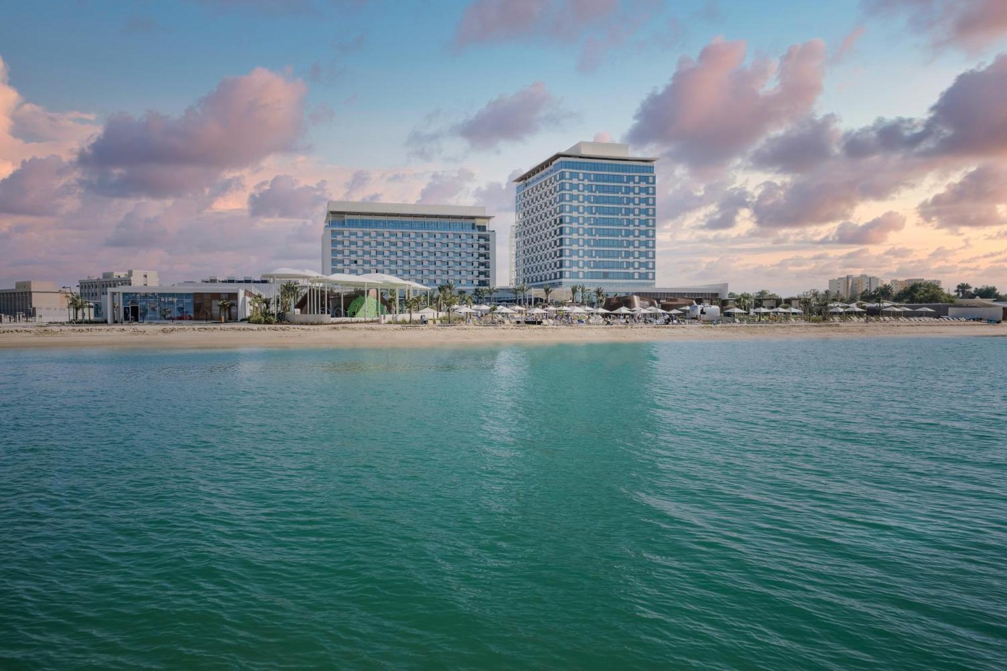 فندق ماريوت الدوحة المظهر الخارجي الصورة The hotel from the sea