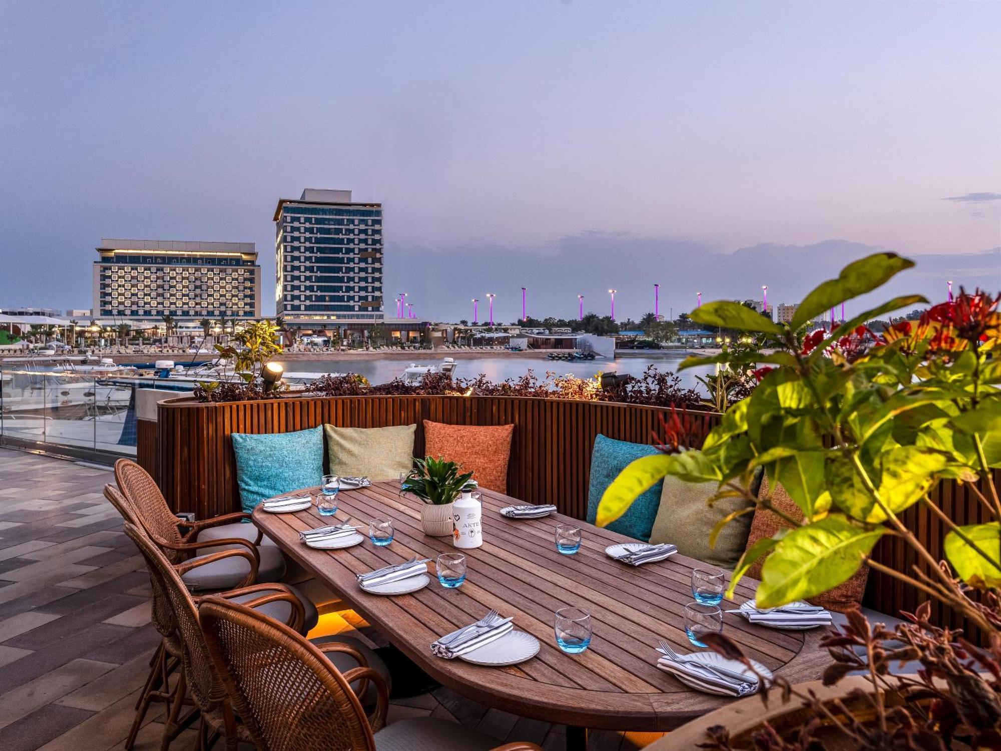 فندق ماريوت الدوحة المظهر الخارجي الصورة The Deck