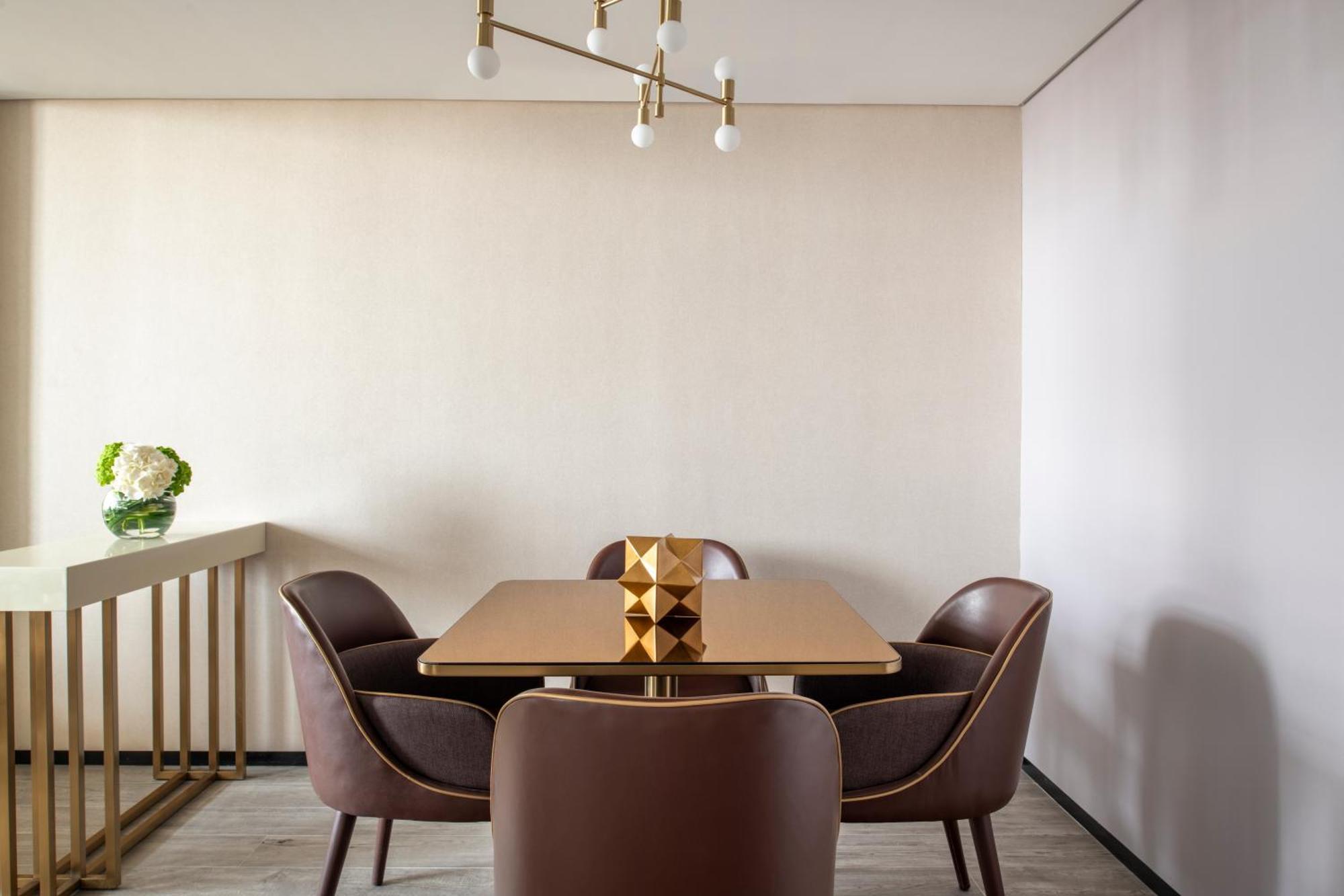 فندق ماريوت الدوحة الغرفة الصورة A dining room